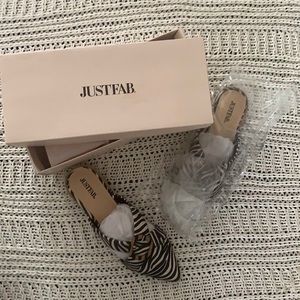 Sold Out Online! Sz8 Zebra Print Flats. Brand New!